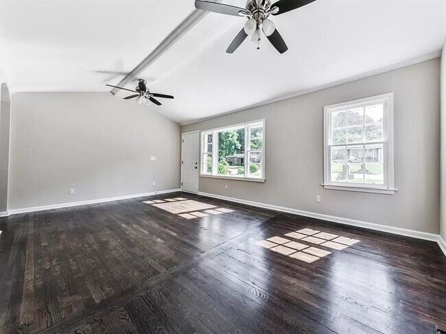 Foto del edificio - 638 Albert St NW