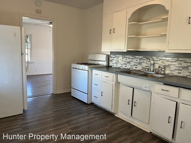 Building Photo - 2 br, 1 bath House - 921 N Weller Ave