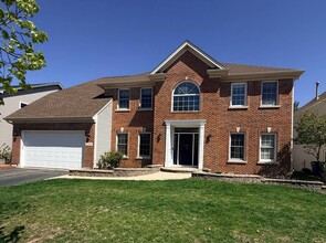 Building Photo - 2052 Gardner Cir E