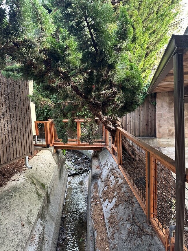 Building Photo - Chabot 4-plex