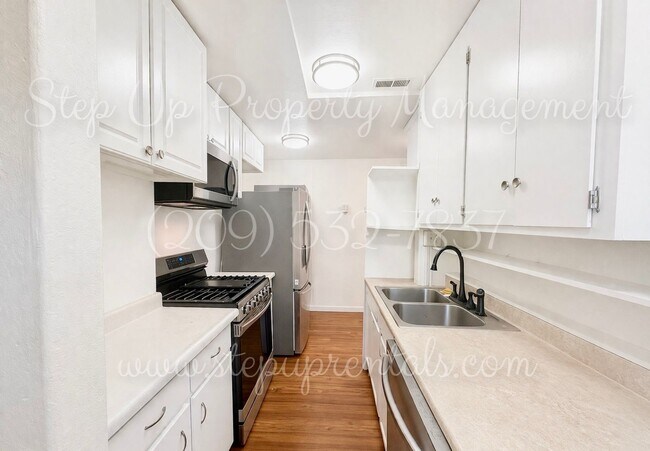 Foto del edificio - 22622 Twain Harte Dr