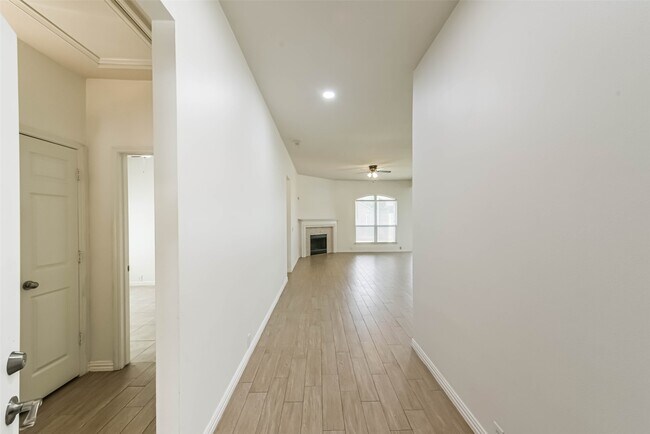 Foto del edificio - 2122 Louetta Spring Dr