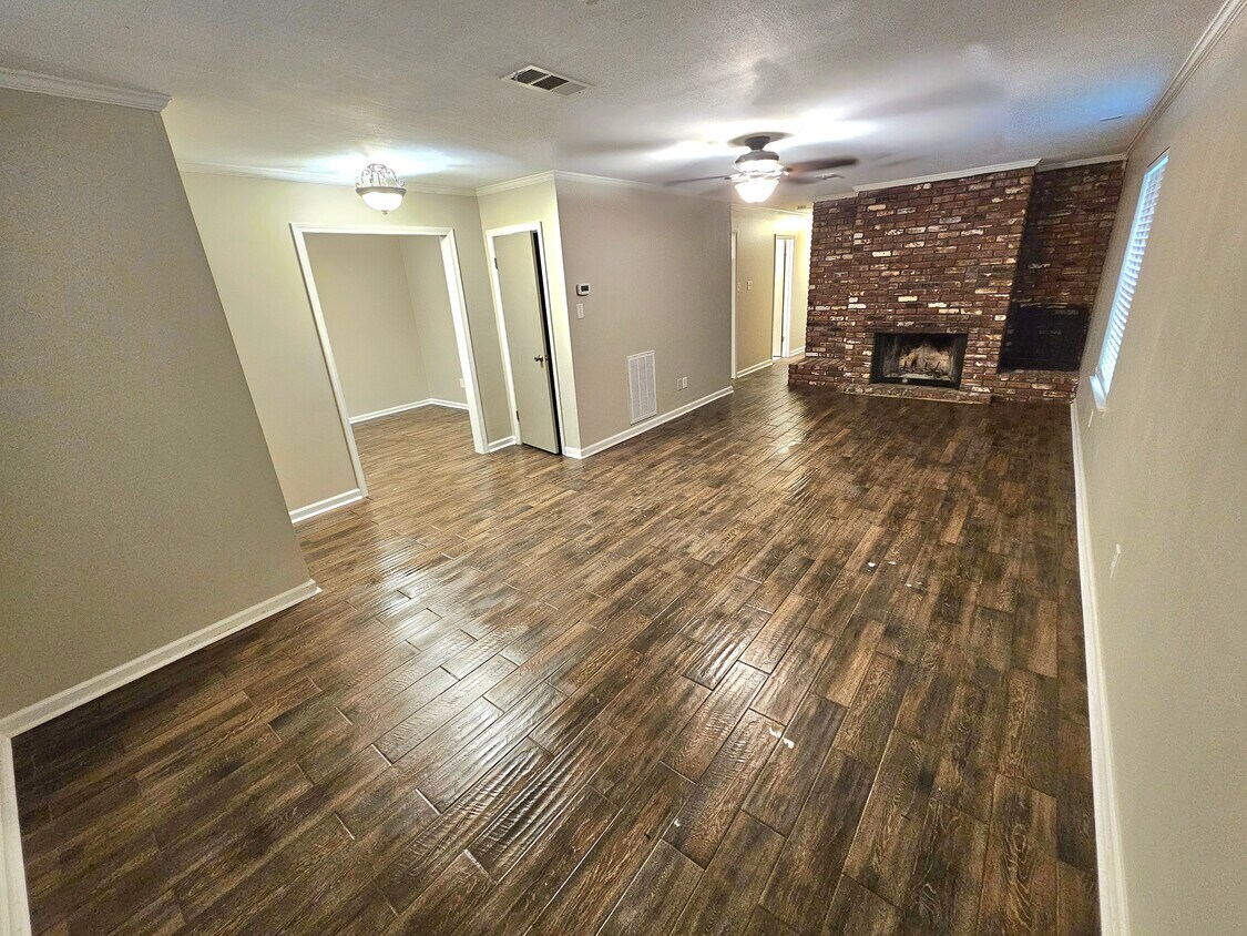 Foto principal - 516 Colynwood Dr