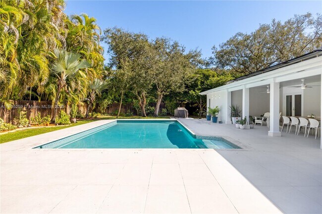 Foto del edificio - 8295 SW 116th St
