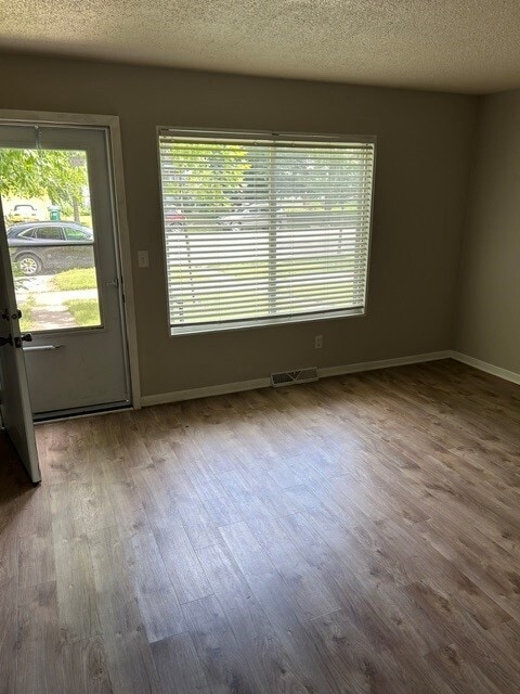 family room - 2210 26th Ave S