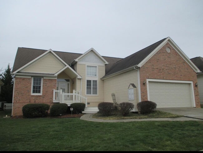 Building Photo - 3 Willow Tree Ct