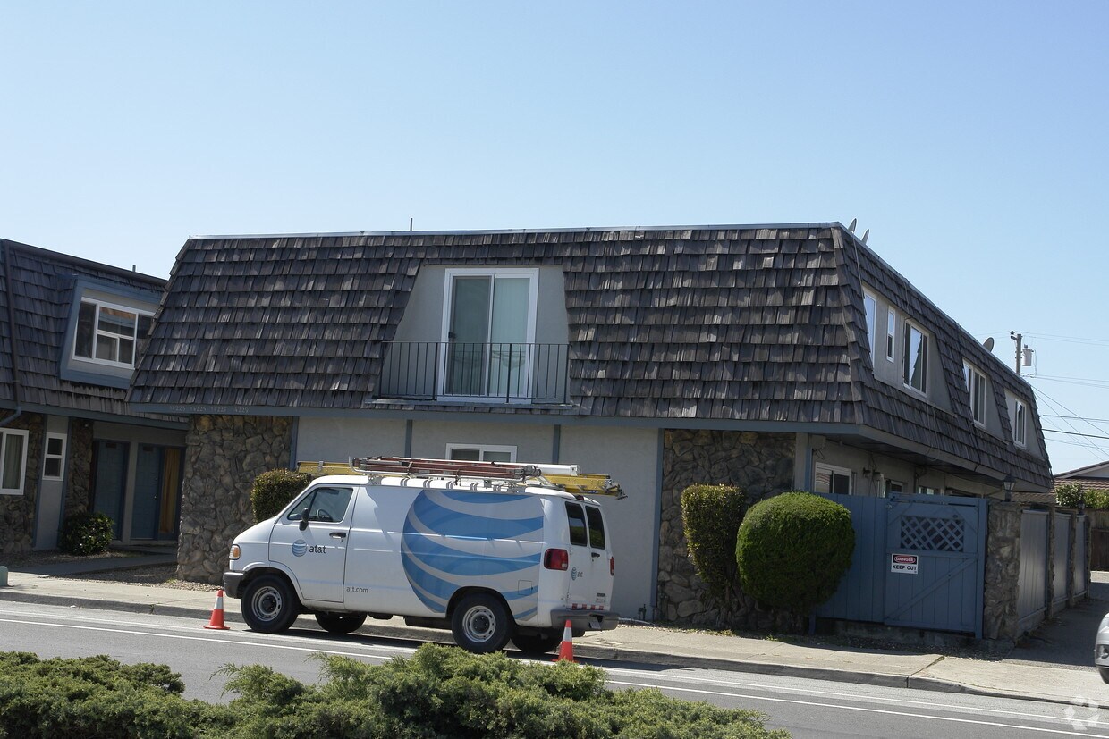 Building Photo - 14227 Doolittle Dr