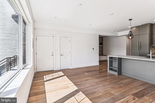 Foto del edificio - 2409 37th St NW