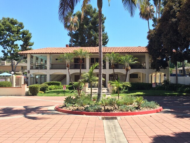 Foto del edificio - 10669 San Diego Mission Rd