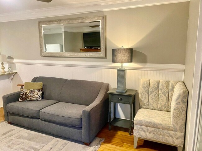 Photo - 2109 Pine Tree Dr Apartment