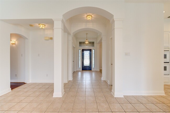 Foto del edificio - 6015 Nash Creek Ct