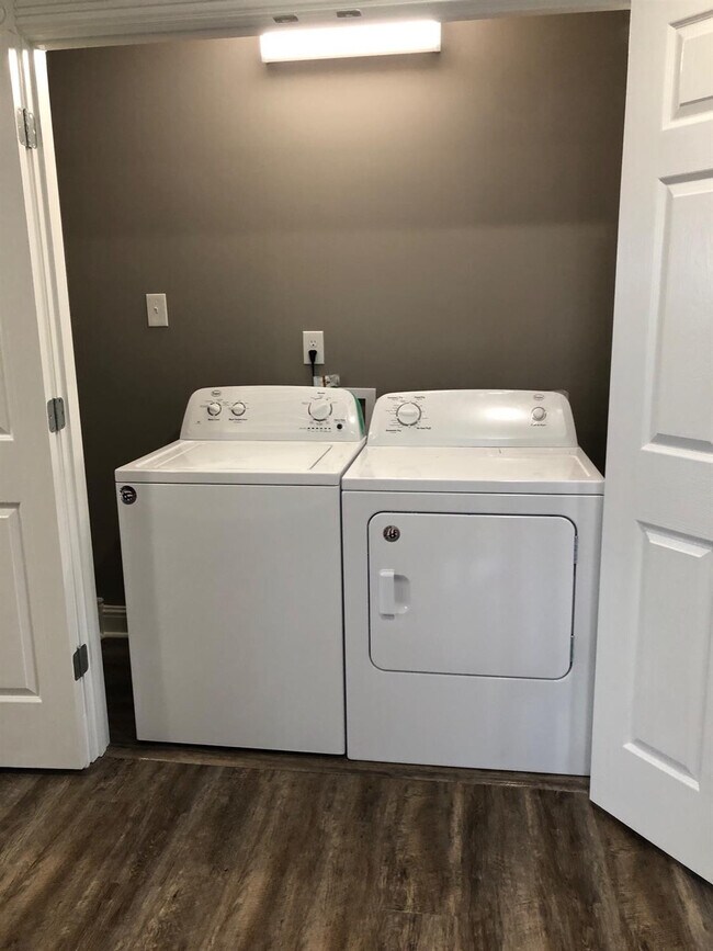 Foto del edificio - 109 N Killarney Ln