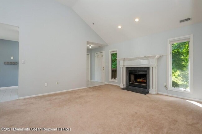 Building Photo - 61 Tower Hill Dr