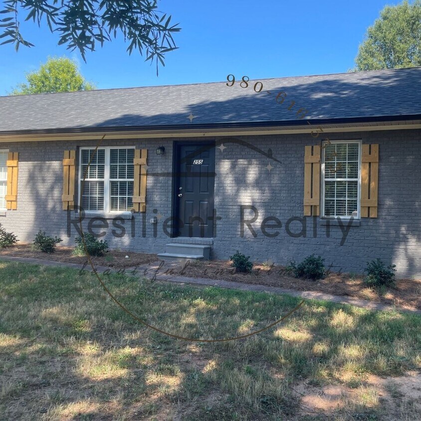 Primary Photo - 255 Long Bow Rd