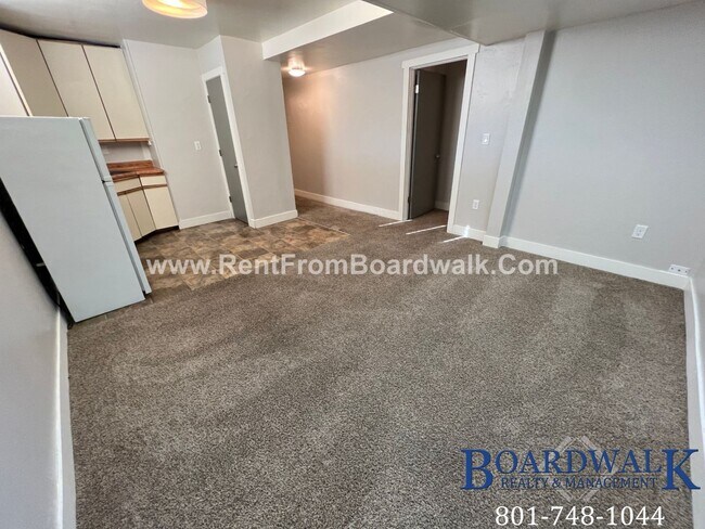 Building Photo - 1660 E 8600 S