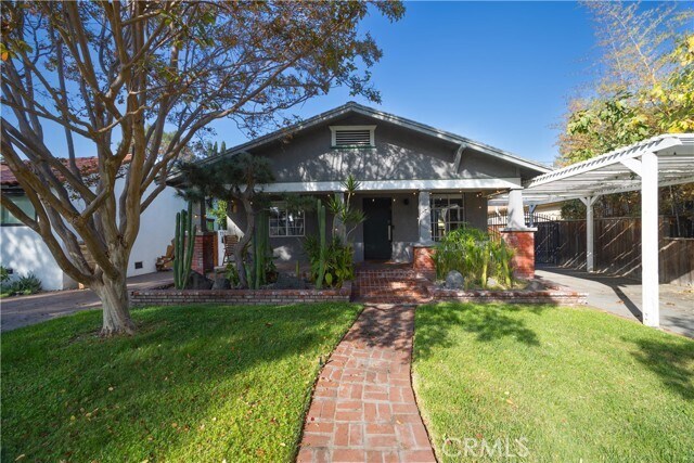 Building Photo - 11049 Blix St