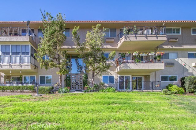 Primary Photo - 2381 Via Mariposa W