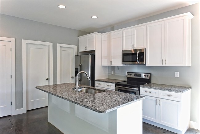Building Photo - 1514 Wembley Dr