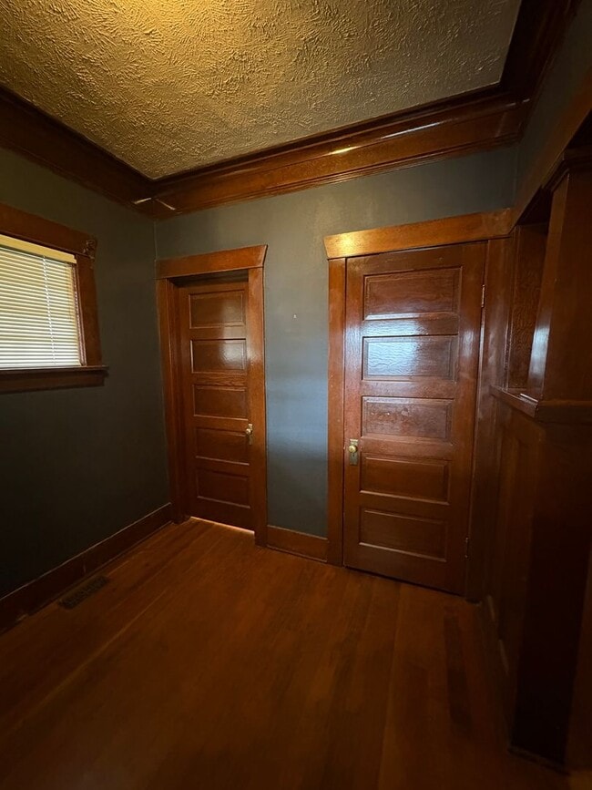 Building Photo - Gorgeous Historic Home for Rent in Ephrata