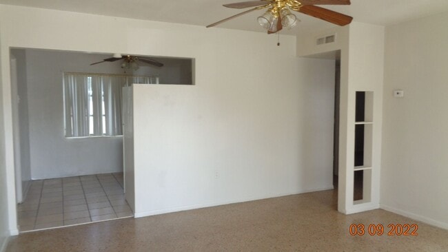 Building Photo - 5227 Tangerine Dr