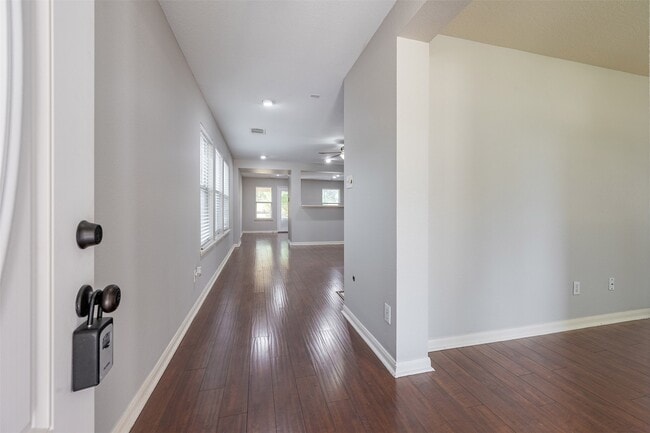 Building Photo - 15823 Kings Cypress Ln