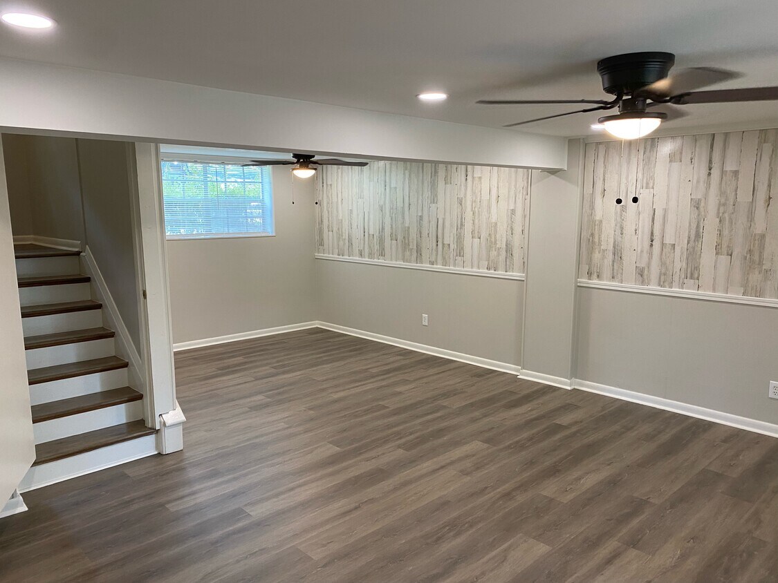 Foto del edificio - 2467 Carolyn Dr