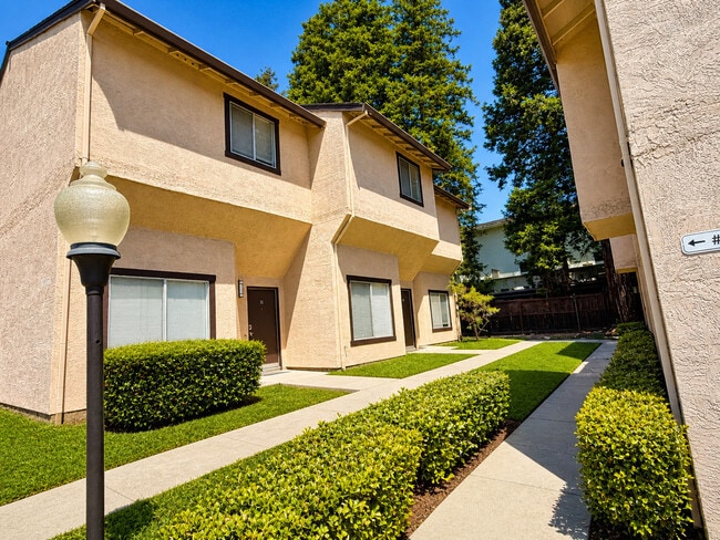 Entry other angle from driveway - Sequoia Townhouses
