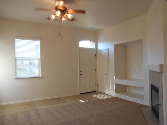 Foto del edificio - 638 W Milano Ln