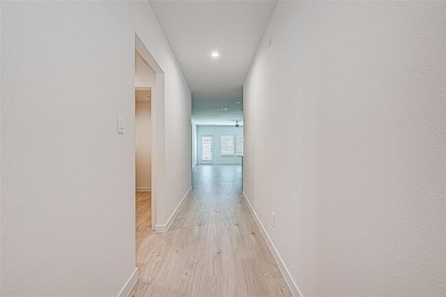Building Photo - 1410 Windom Ct Way