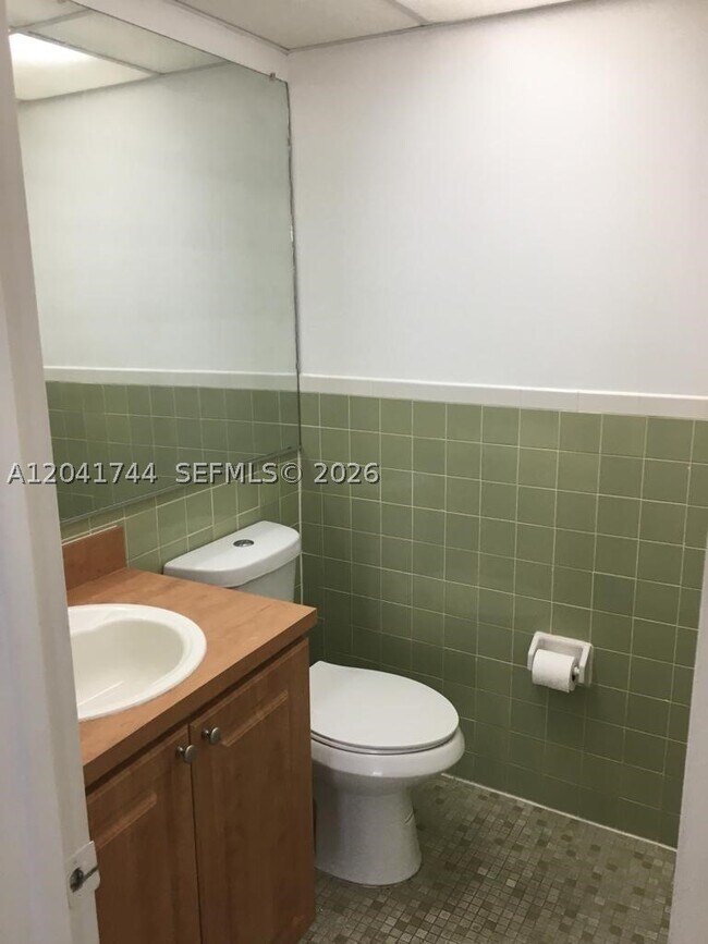 Foto del edificio - 6930 Miami Gardens Dr