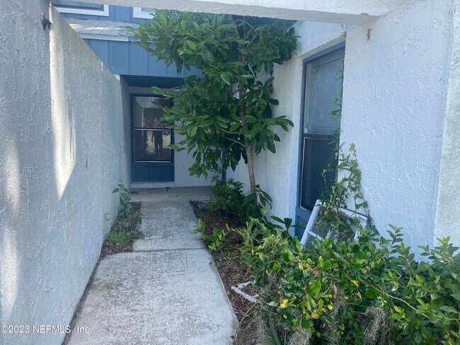 Building Photo - 1270 Wonderwood Dr