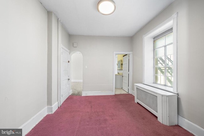 Building Photo - 7301 Chestnut Ave