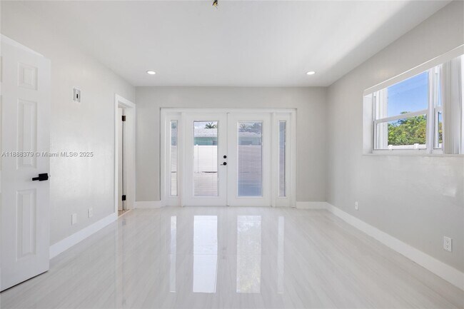 Foto del edificio - 1221 SE 10th St