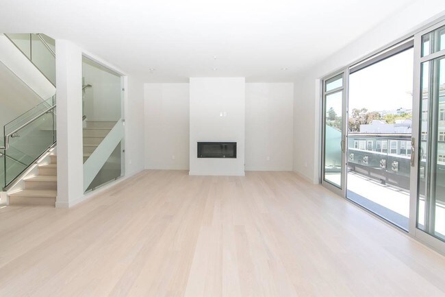 Building Photo - 3 bedroom in San Francisco CA 94110