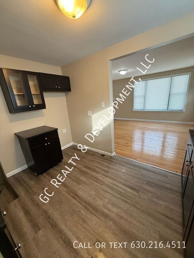 Foto del edificio - 9906 S Clyde Ave