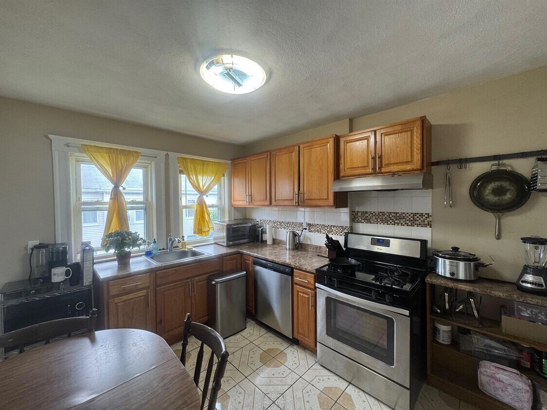 Foto principal - 82 Billings Ave