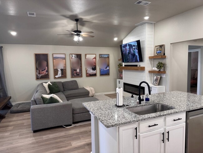 Foto del edificio - 7612 John Thomas St