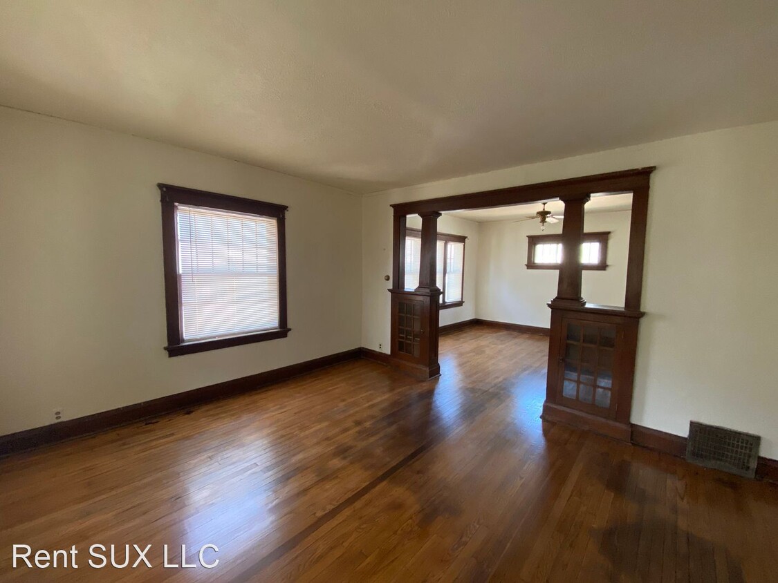 Foto principal - 3 br, 2 bath House - 1505 W PALMER AVE