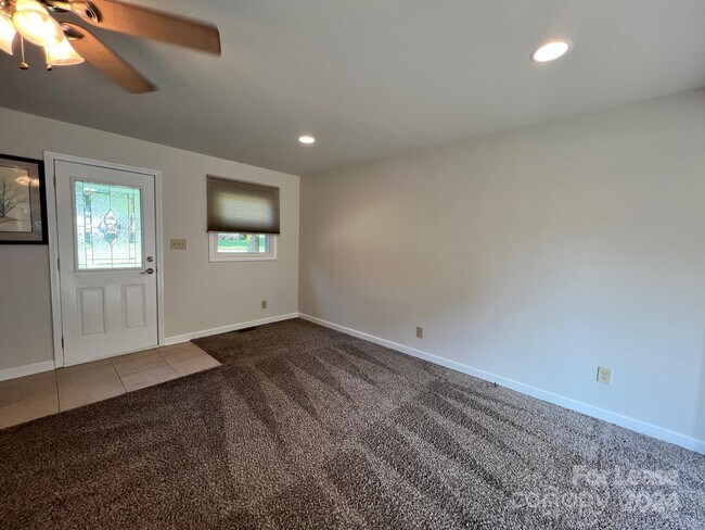 Building Photo - 119 Klutz Rd