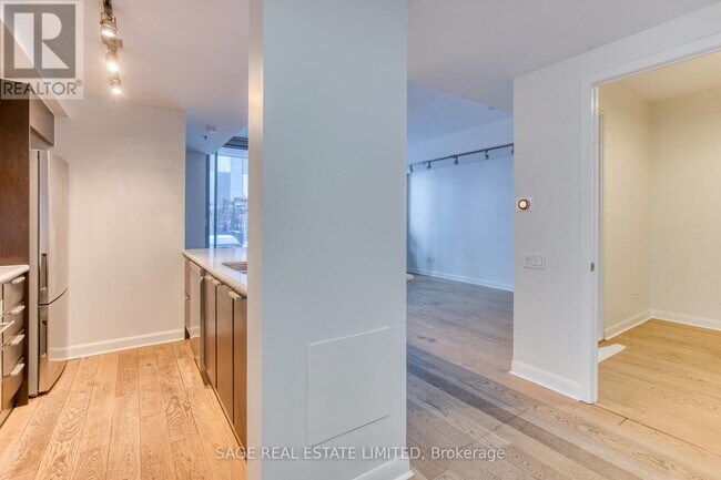 Photo du bâtiment - 375 King St W