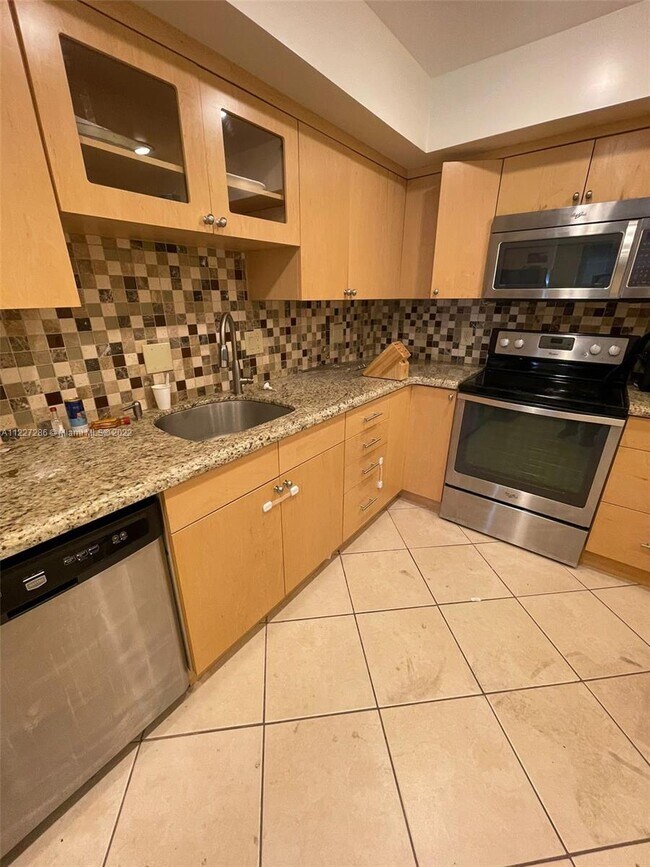 Foto del edificio - 4000 N Hills Dr