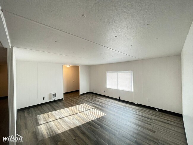 Foto del edificio - Spacious 4-Bedroom Home in Mabton, WA – Pet Friendly!