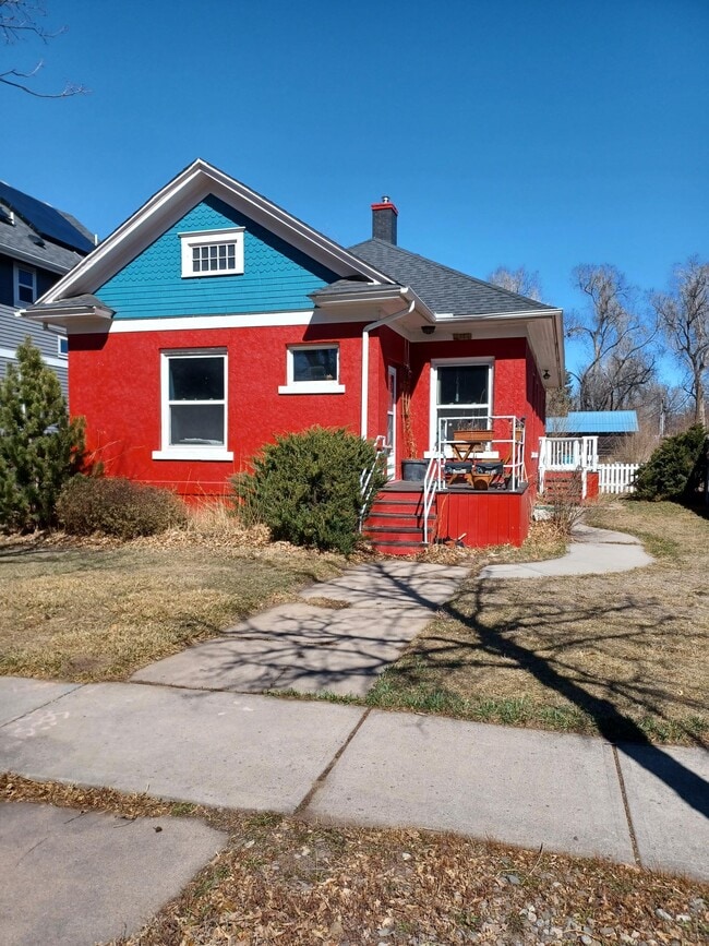 Building Photo - 946 Laporte Ave