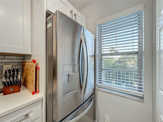 Foto del edificio - 2228 N Cypress Bend Dr