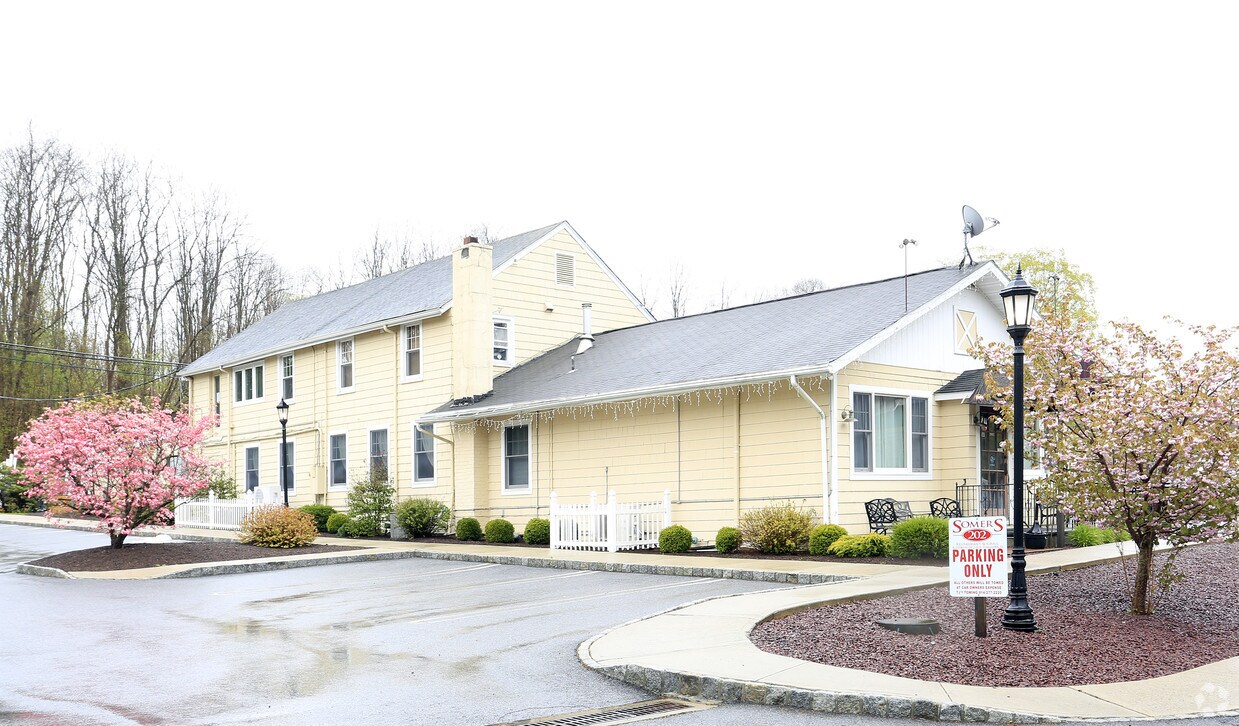 Building Photo - 2 Old Tomahawk St