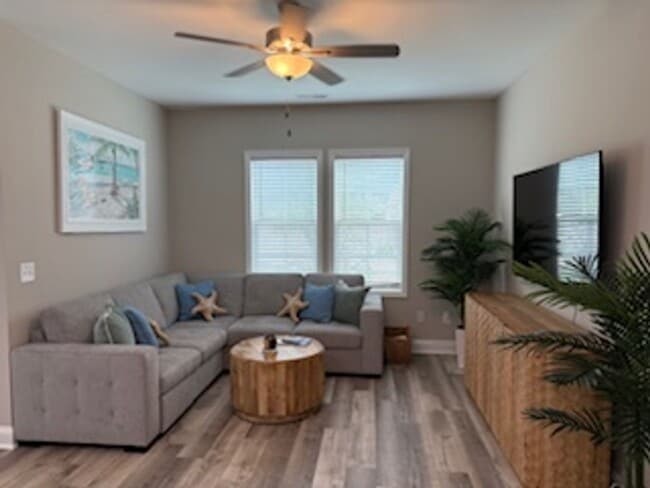 Building Photo - Salty Mermaid - Wonderful winter rental