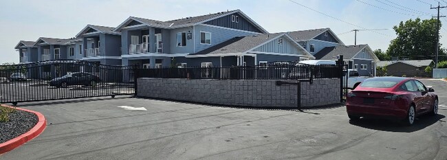 Foto del edificio - 6470 Stockton Blvd