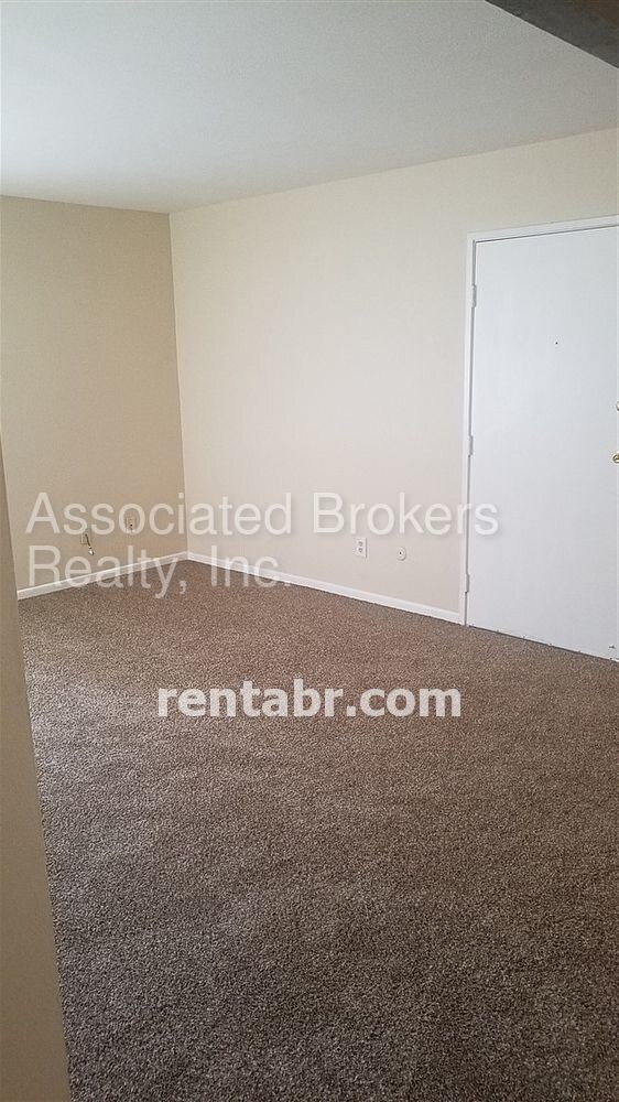 Building Photo - 3623 S Sheridan Blvd