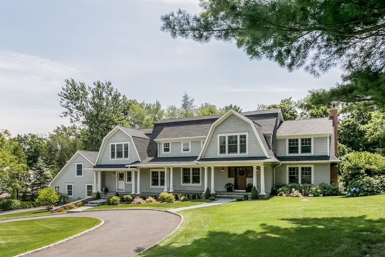 Primary Photo - 18 Fox Hill Ln