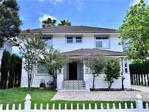 Building Photo - 2716 S La Salle Ave